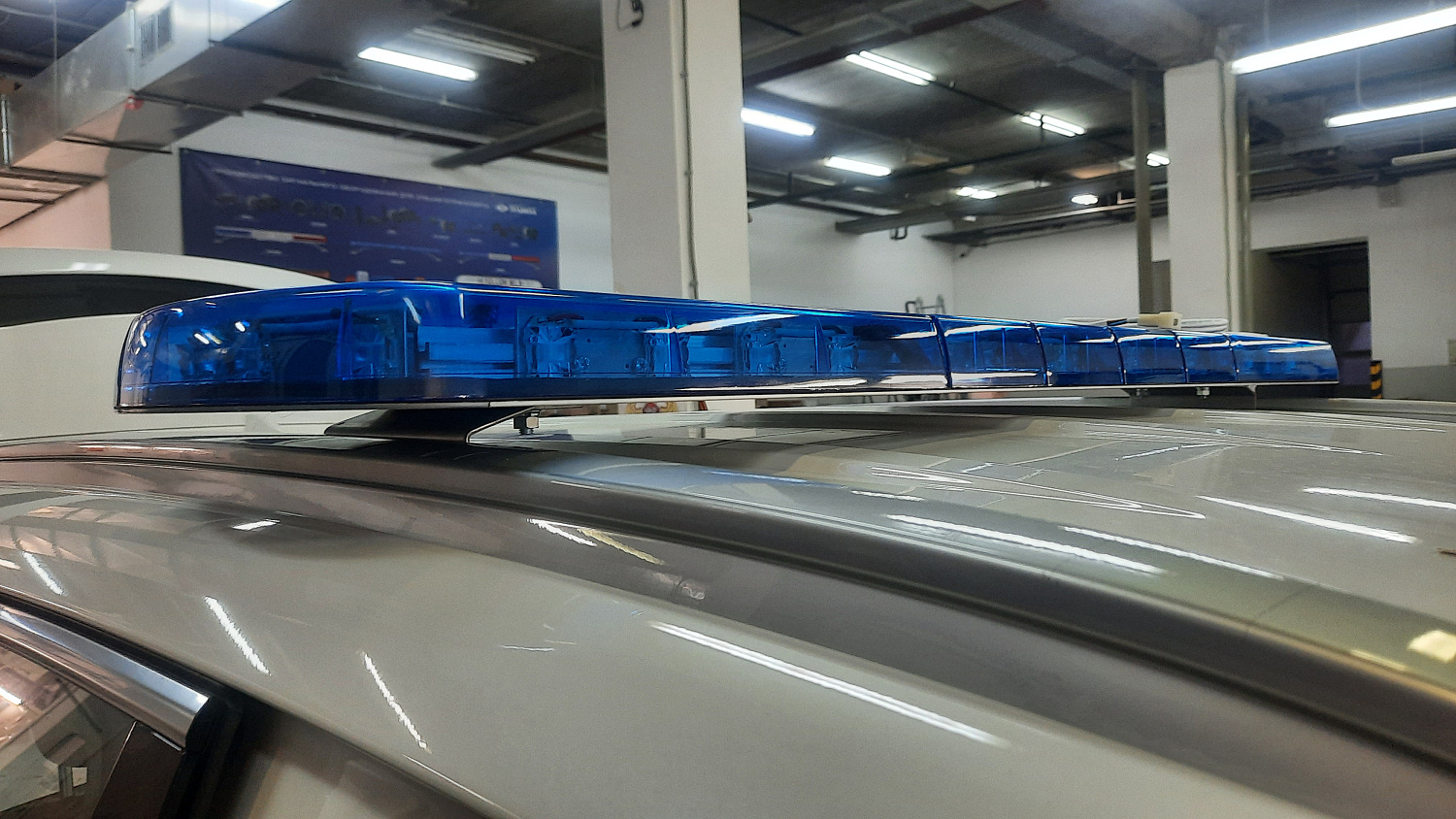 Монтаж световой панели ВСПЫШКА autoflesh.ru